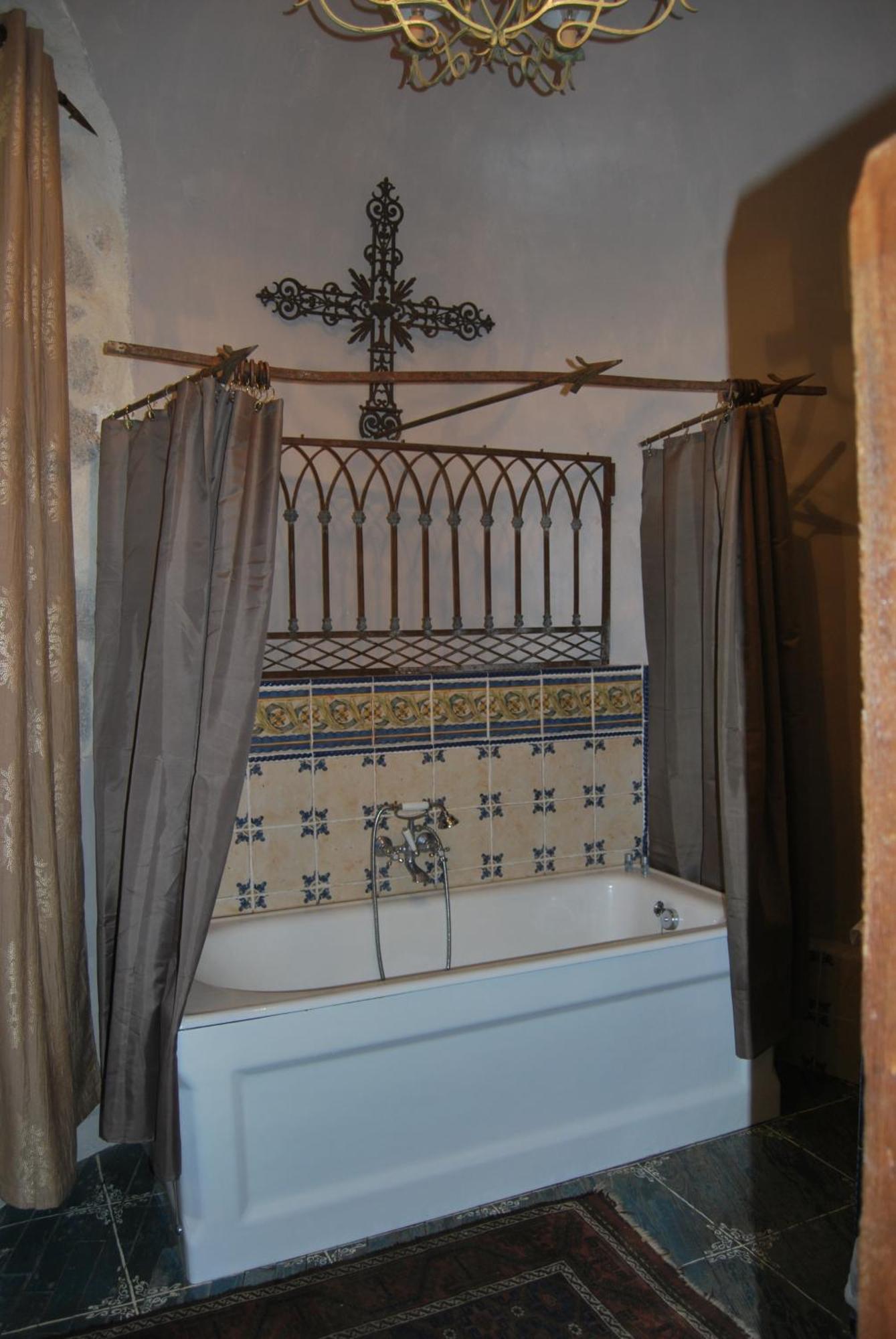 Chateau De Chantelauze Olliergues Rom bilde
