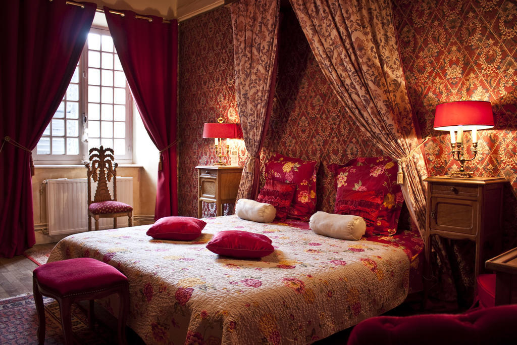 Chateau De Chantelauze Olliergues Rom bilde